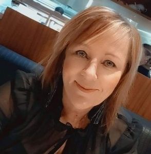 Meet your Posher, Deborah